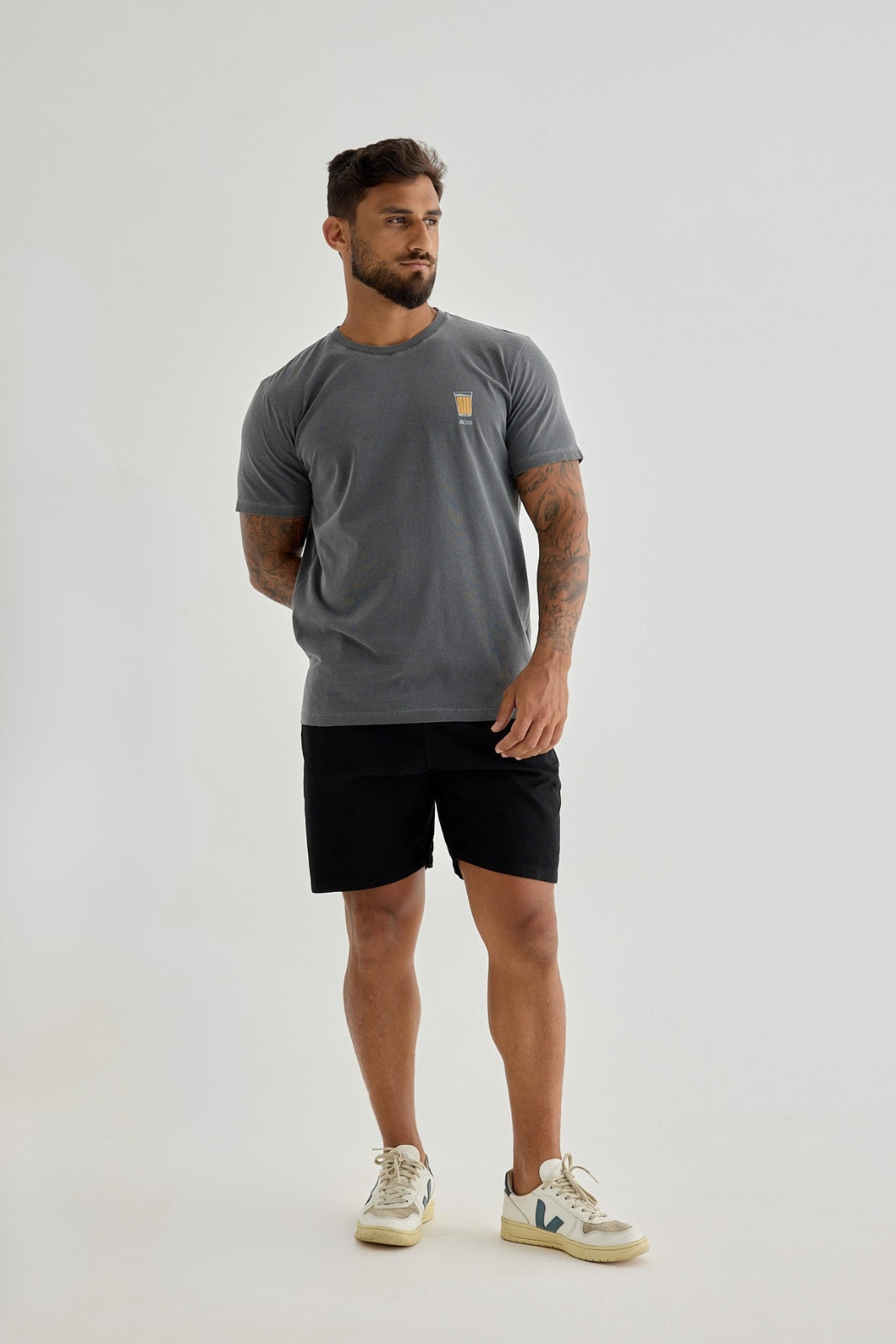 Camiseta Estonada - Entre Histórias - Cinza