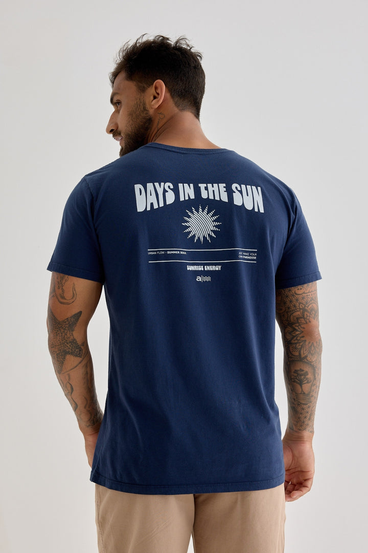 Camiseta Days in the Sun - Azul Marinho