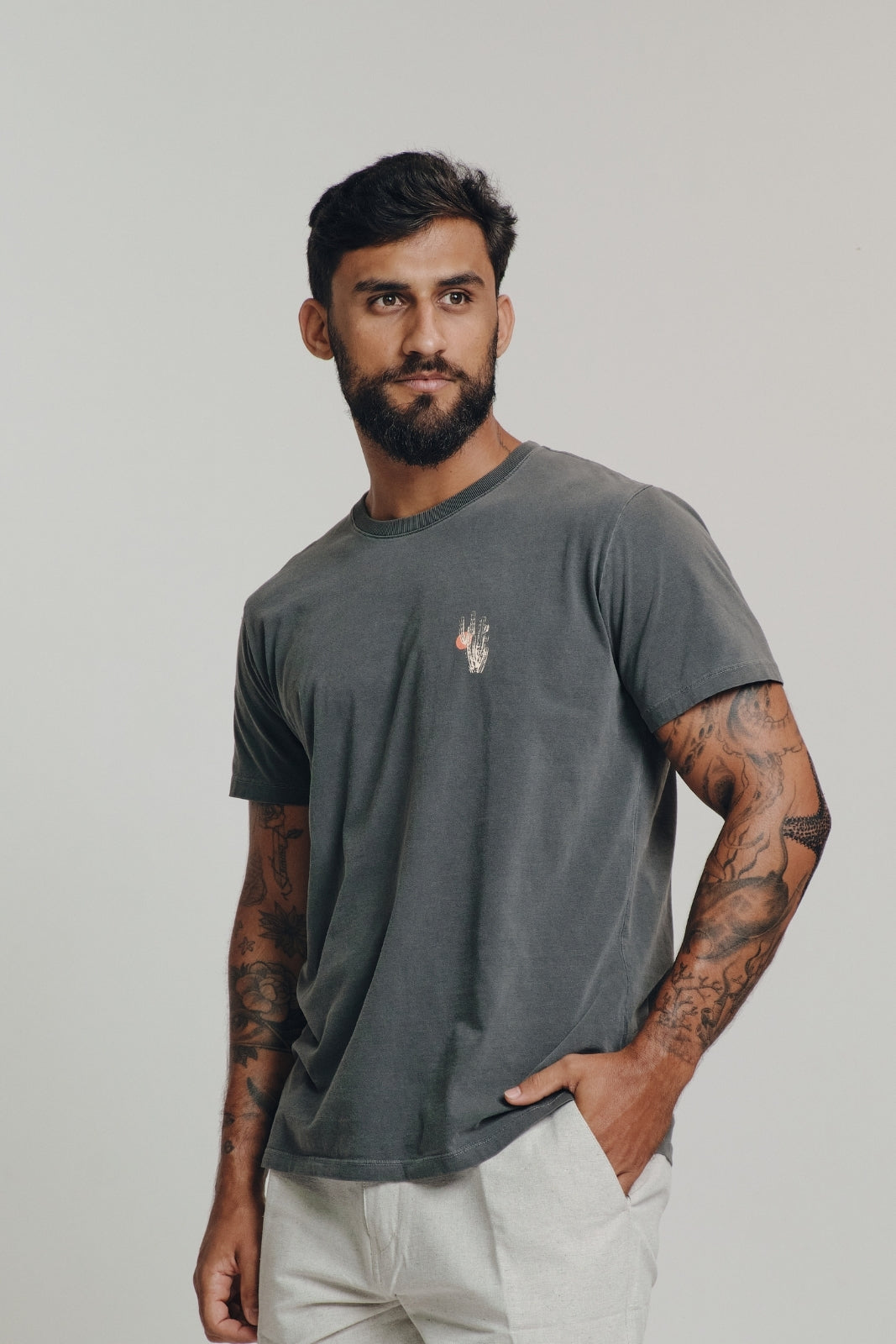 Camiseta Estonada Biomas  - Mandacaru - Cinza