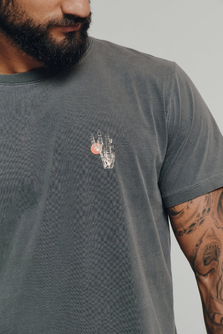 Camiseta Estonada Biomas  - Mandacaru - Cinza