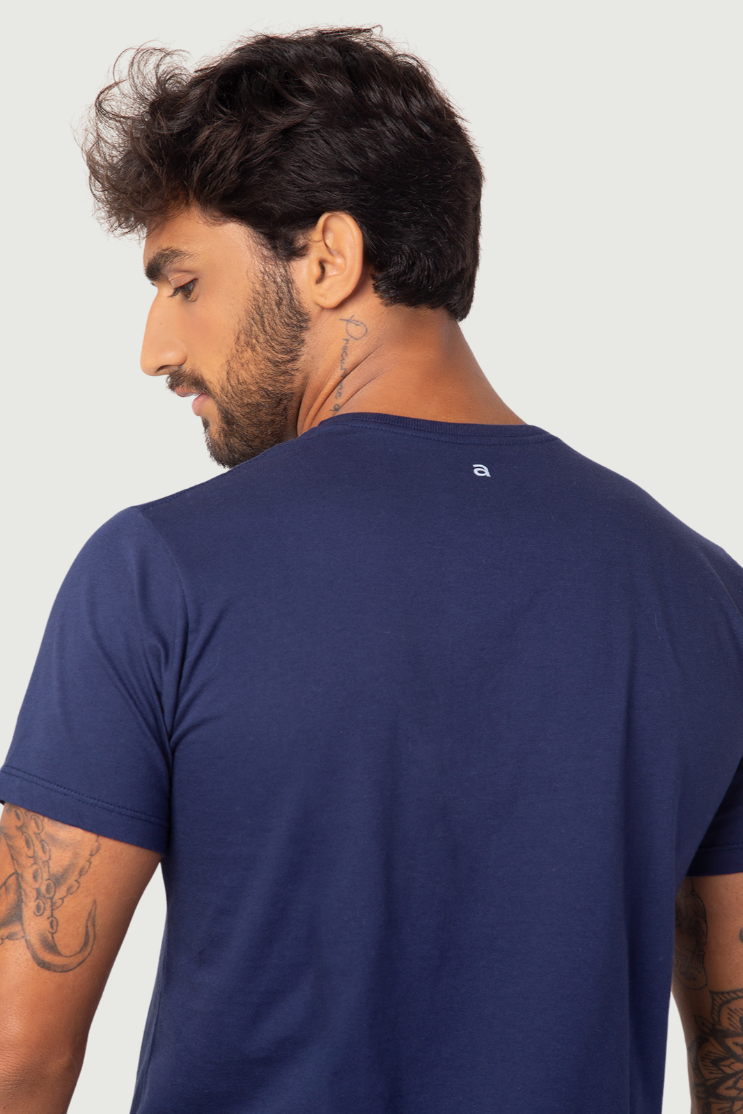 Camiseta Elementar - Gola Redonda Azul