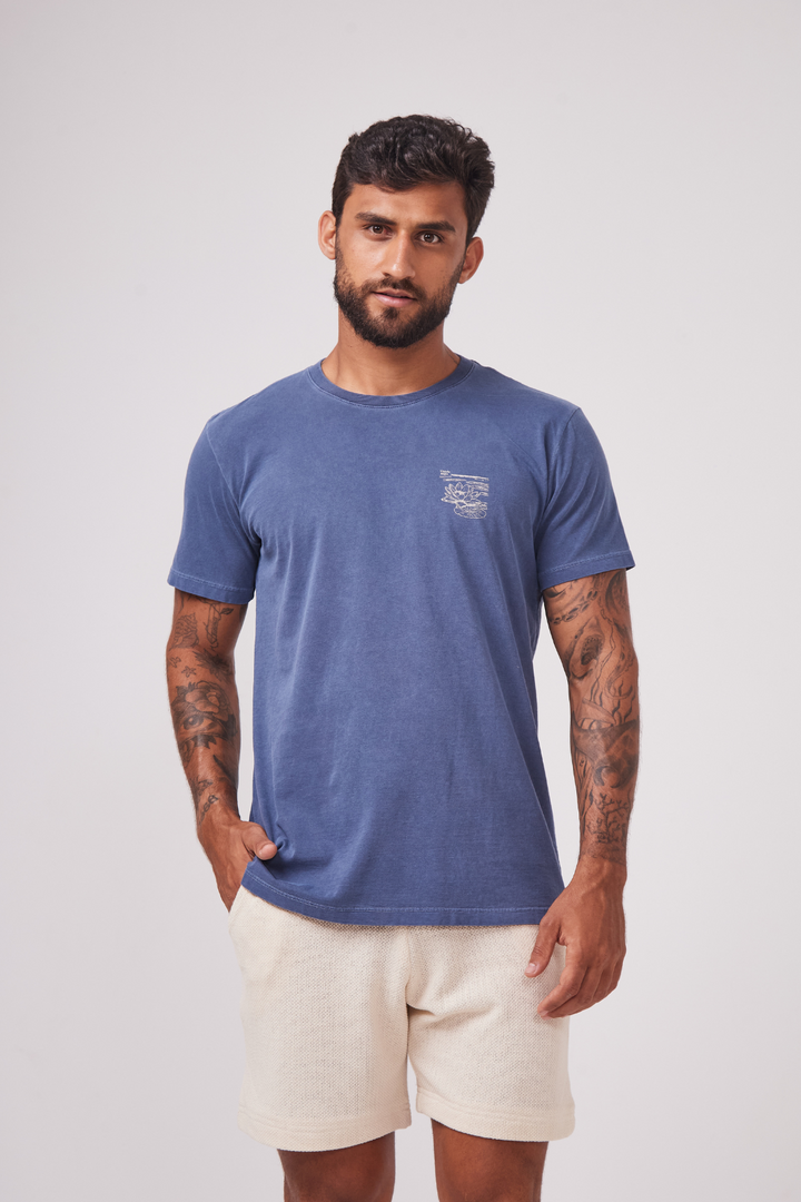 Camiseta Estonada Biomas - Vitória Régia - Azul