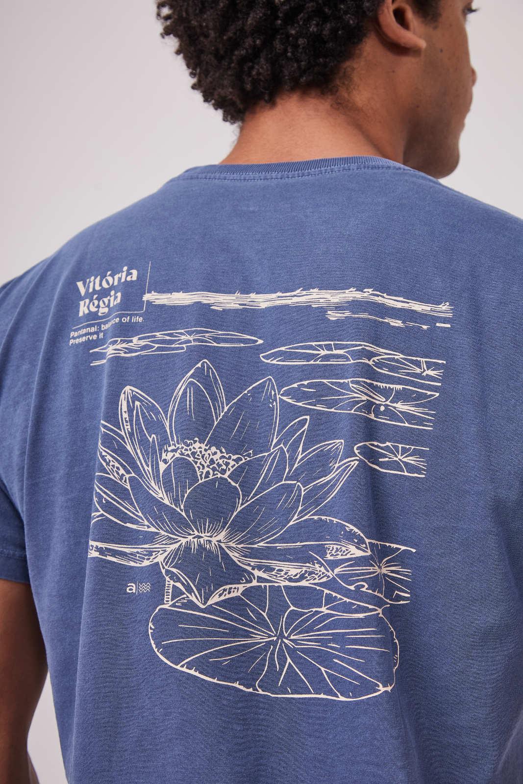 Camiseta Estonada Biomas - Vitória Régia - Azul