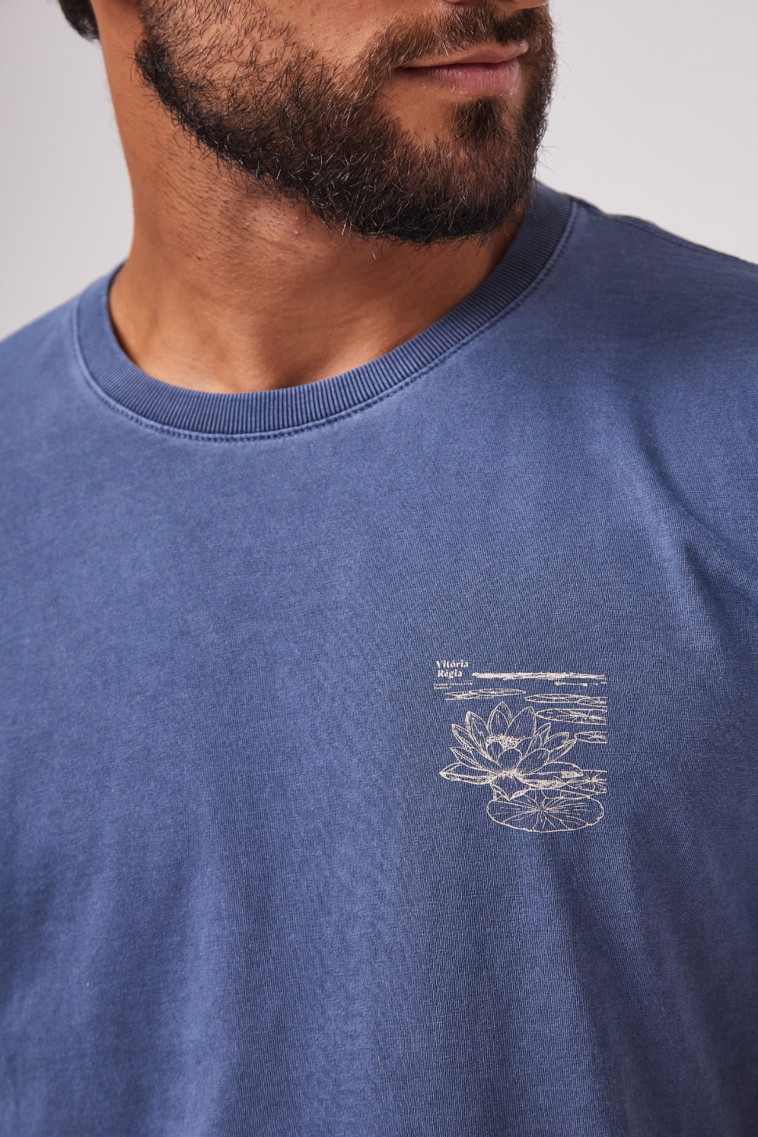 Camiseta Estonada Biomas - Vitória Régia - Azul