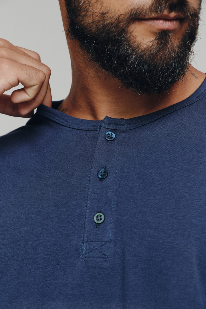 Henley Fio Egípcio Manga Longa - Azul Marinho