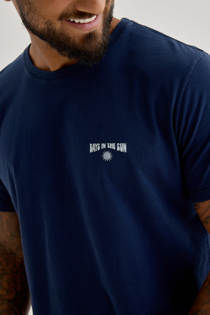 Camiseta Days in the Sun - Azul Marinho