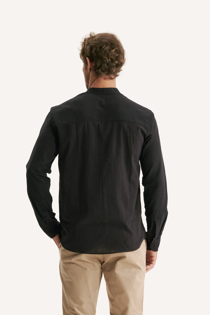 Camisa Brisa Gola Padre Manga Longa - Preta