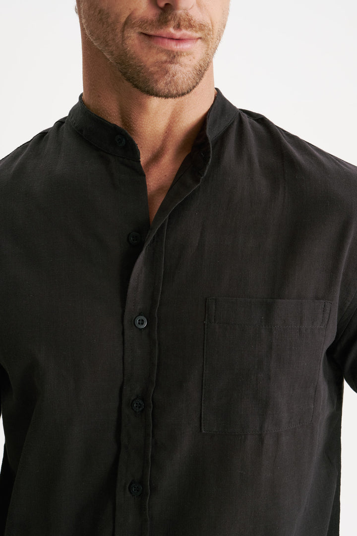 Camisa Brisa Gola Padre Manga Longa - Preta