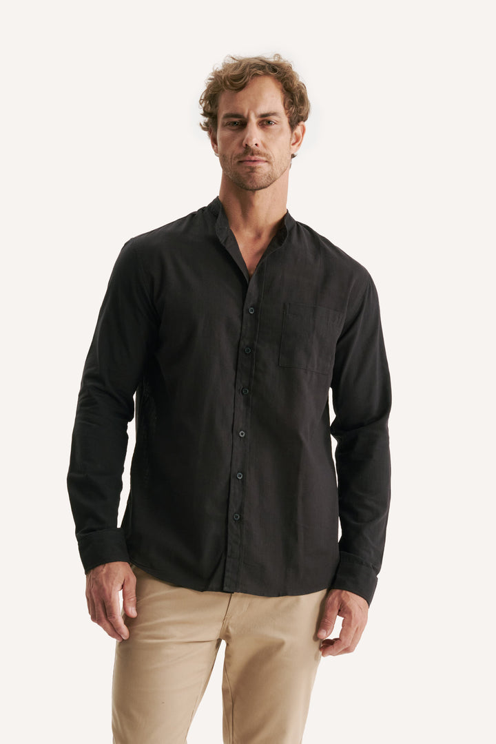 Camisa Brisa Gola Padre Manga Longa - Preta