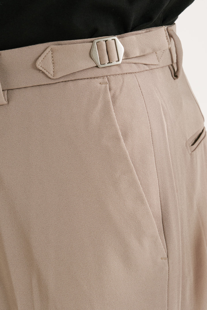 Calça de Alfaiataria Ravena com Fivela - Caqui