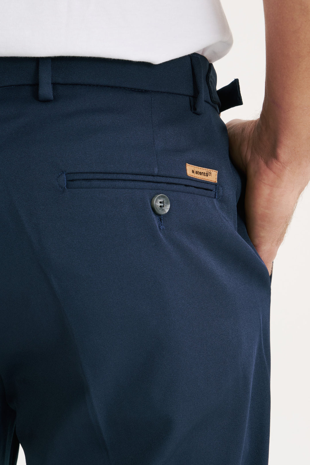 Calça de Alfaiataria Ravena com Fivela - Azul Marinho