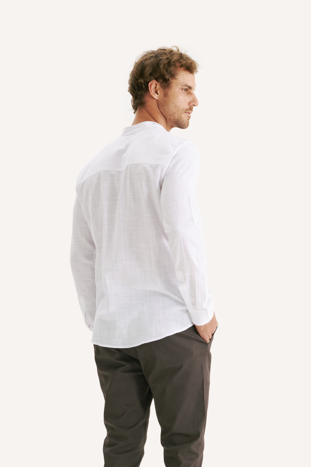 Camisa Brisa Gola Padre Manga Longa - Branca