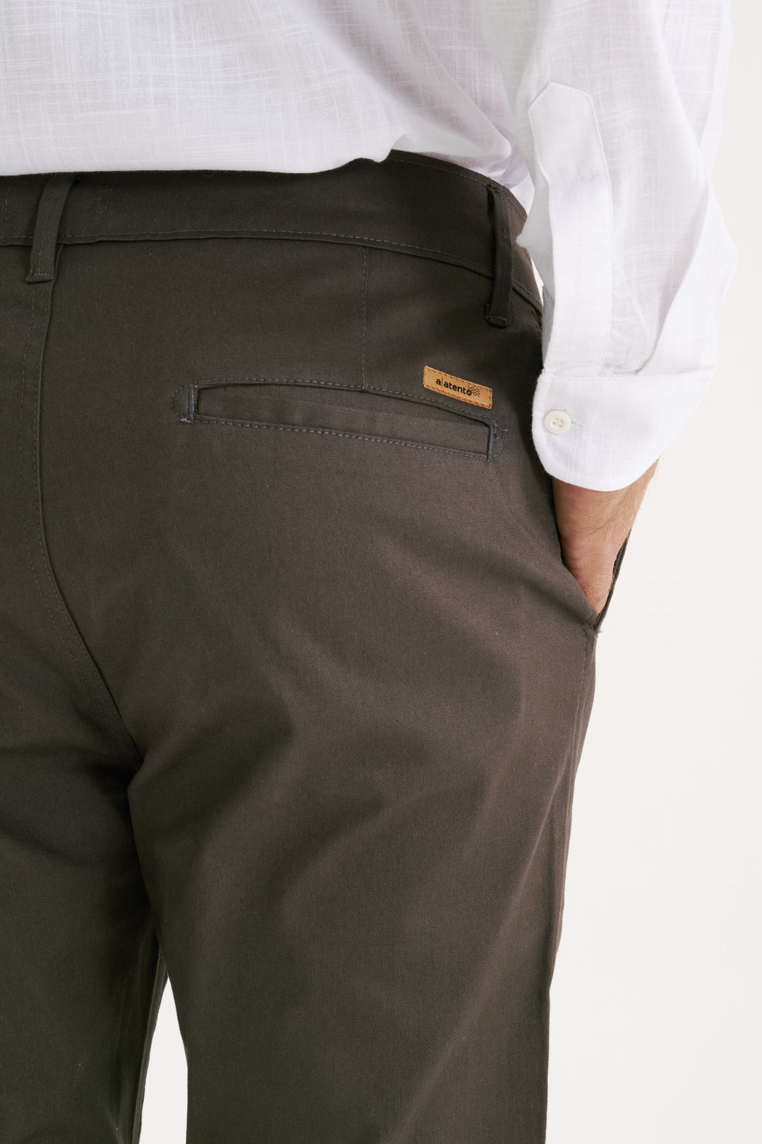 Calça de Sarja Slim Fit - Chumbo