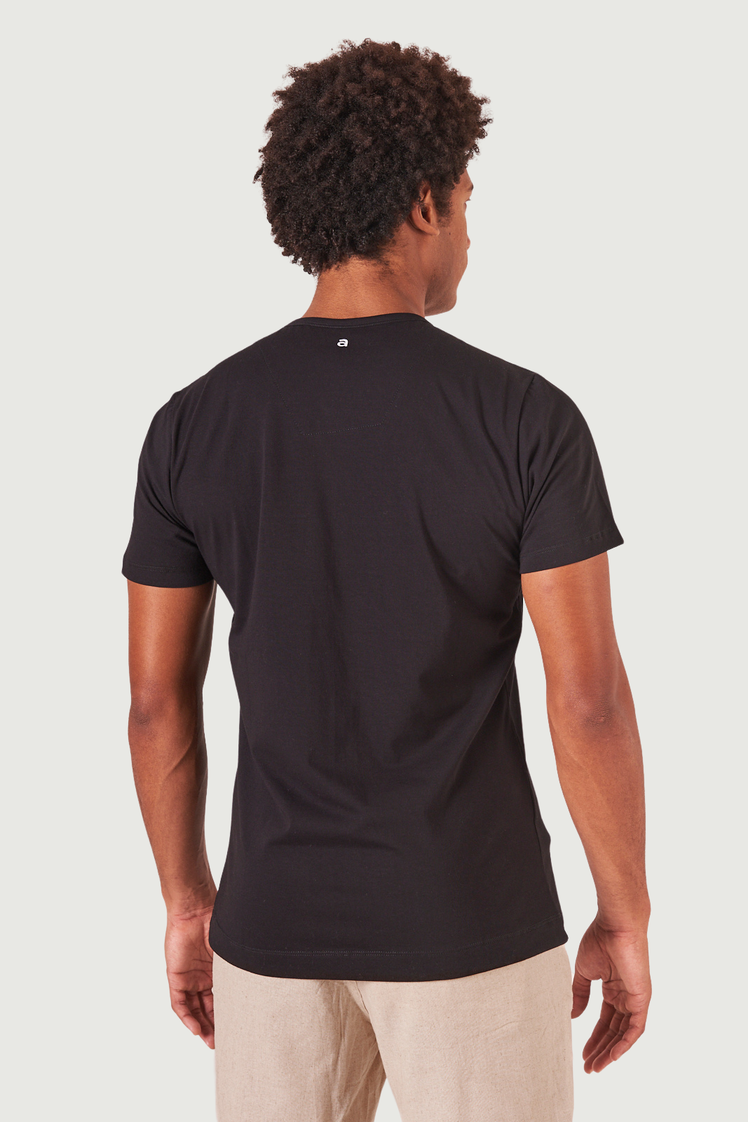 Camiseta Henley - Preta