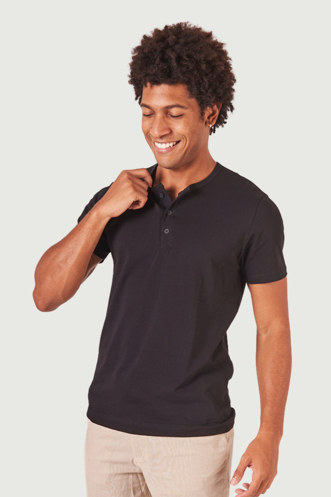 Camiseta Henley - Preta