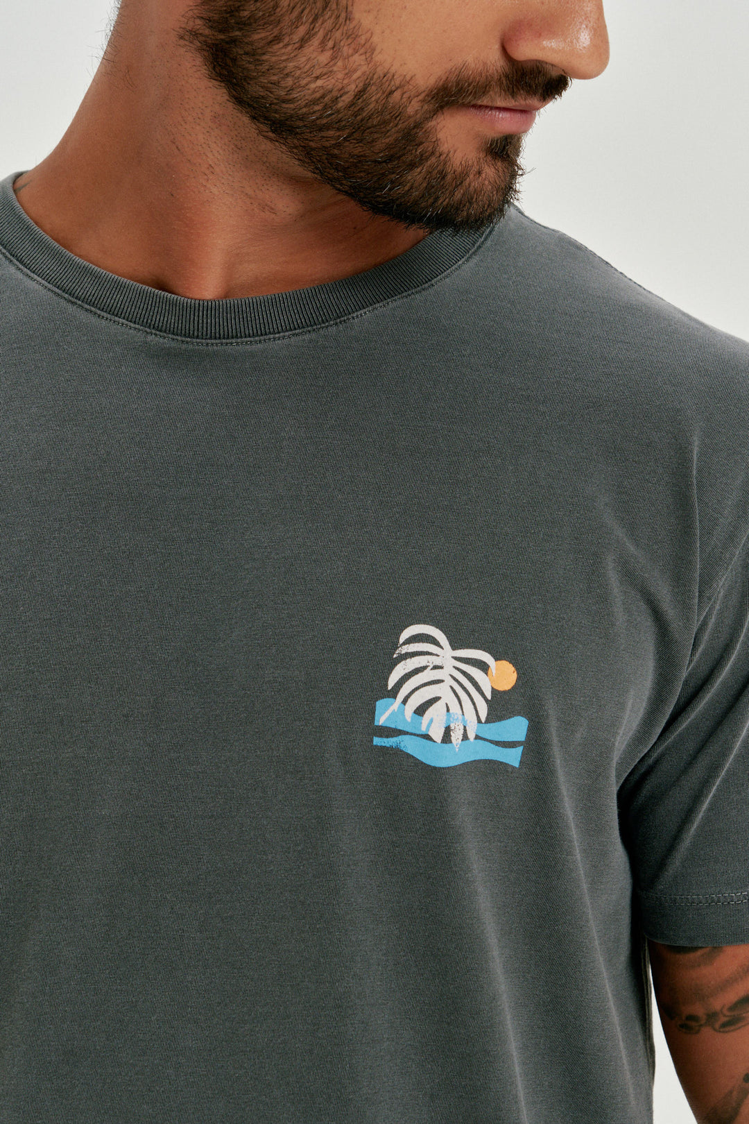 Camiseta Estonada - Sunset Waves - Cinza